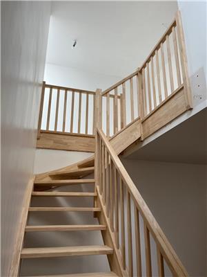 Trap en balustrade in rubberwood